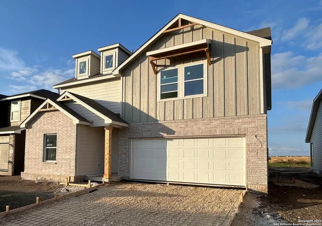 Photo 3 of Sale Pending at 14747 Sycamore Xing, San Antonio, TX 78252 | MLS# 1922648 | Listing updated on 2025-12-22