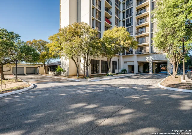 Photo 2 of Sale Pending at 7701 Wurzbach Rd #406, San Antonio, TX 78229 | MLS# 1922679 | Listing updated on 2026-09-10