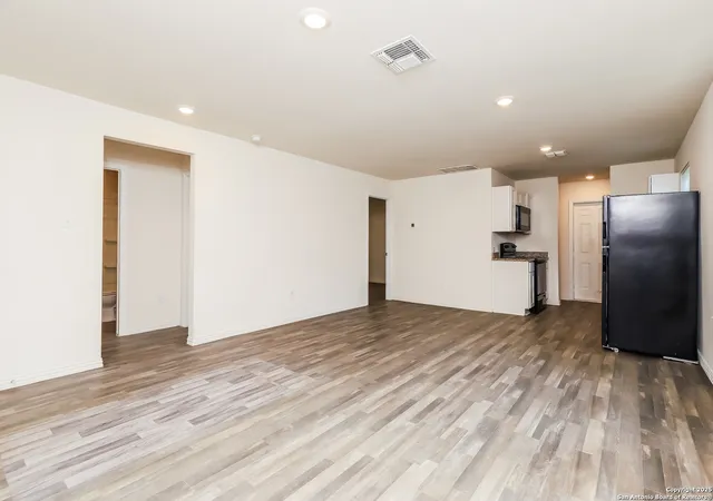 Photo 4 of Single family home for sale at 126 San Ignacio, San Antonio, TX 78237 | MLS# 1922697 | Listing updated on 2026-02-14