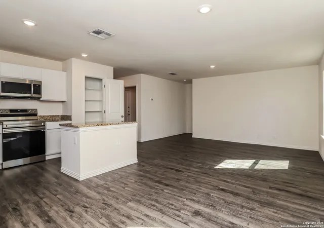 Photo 4 of Single family home for sale at 1622 Saenz, San Antonio, TX 78214 | MLS# 1922700 | Listing updated on 2026-02-14
