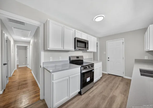 3rd image of 119 Oxford Dr, San Antonio, TX 78213 | MLS# 1922704
