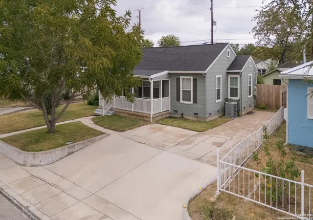 Homes for sale in San Antonio, TX | 2407 W Mistletoe Ave, San Antonio, TX 78228 | MLS# 1922709