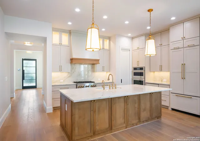 Photo 3 of Sale Pending at 333 Ogden Ln, San Antonio, TX 78209 | MLS# 1922725 | Listing updated on 2026-02-14