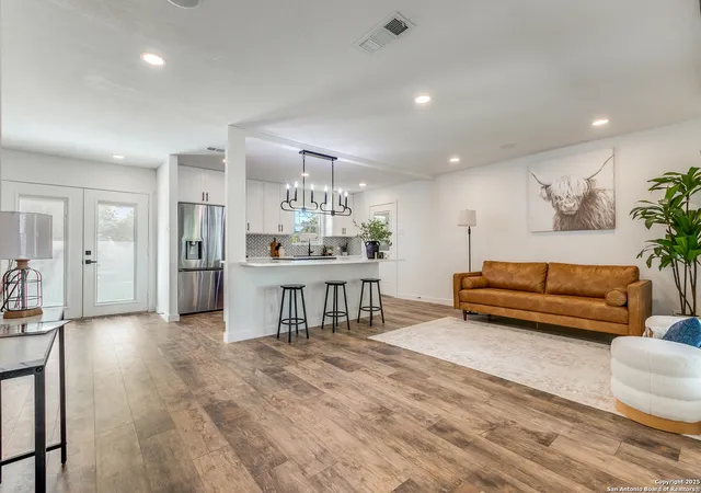 2nd image of 112 Roundtree, Schertz, TX 78154 | MLS# 1922734
