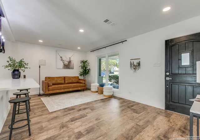 Photo 3 of Sale Pending at 112 Roundtree, Schertz, TX 78154 | MLS# 1922734 | Listing updated on 2025-12-06