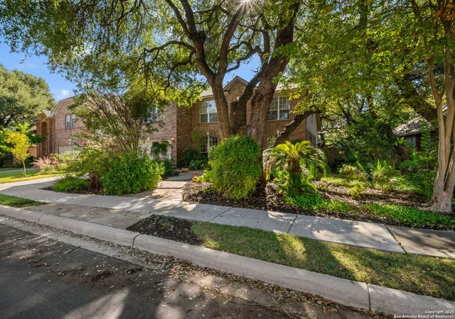 Photo 3 of Sale Pending at 4509 Grand Forest Dr, Schertz, TX 78154 | MLS# 1922763 | Listing updated on 2026-04-01