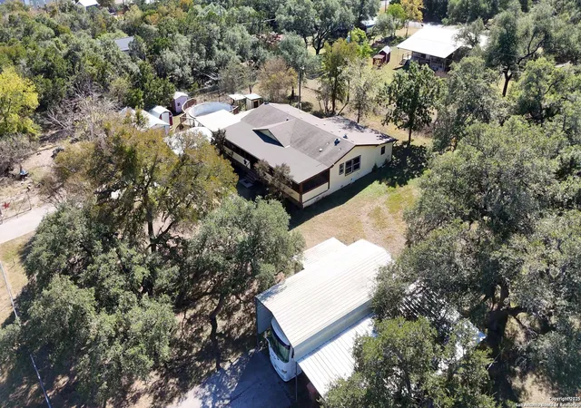 4th image of 1594 Mountain View, Canyon Lake, TX 78133 | MLS# 1922770