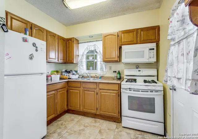 Photo 4 of Single family home for sale at 329 Rayburn, San Antonio, TX 78221 | MLS# 1922784 | Listing updated on 2026-02-22
