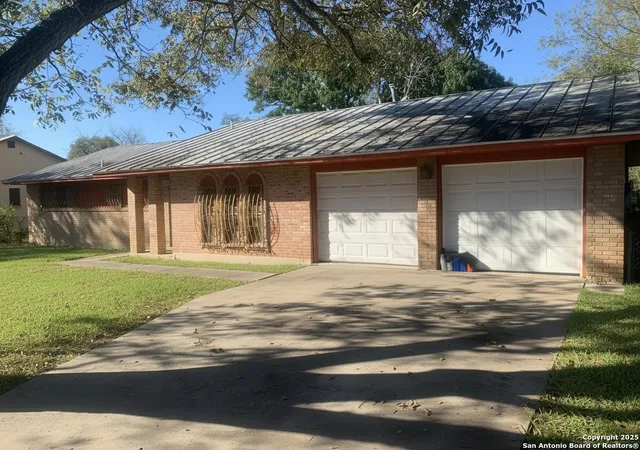 Photo 2 of Single family home for sale at 127 Roesler Rd, San Antonio, TX 78220 | MLS# 1922832 | Listing updated on 2026-02-17