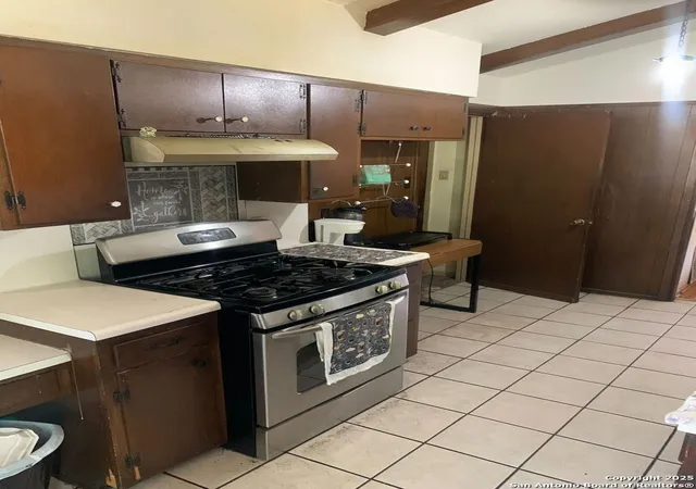 Photo 4 of Single family home for sale at 127 Roesler Rd, San Antonio, TX 78220 | MLS# 1922832 | Listing updated on 2026-02-17