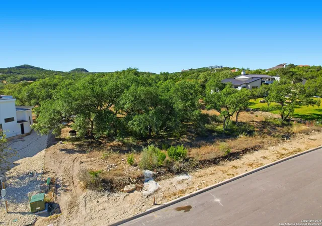 Photo 3 of Sale Pending at 24507 Paraiso Ridge, San Antonio, TX 78255 | MLS# 1922833 | Listing updated on 2026-04-03