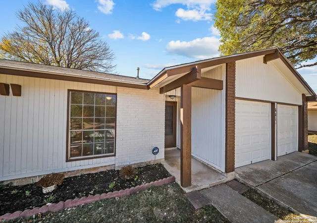Photo 2 of Sale Pending at 3415 Meadow Dr, San Antonio, TX 78251 | MLS# 1922860 | Listing updated on 2026-02-17