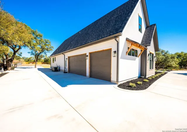 4th image of 424 Rittimann, Spring Branch, TX 78070 | MLS# 1922879