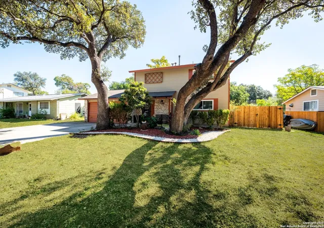 Photo 3 of Sale Pending at 9810 Wahada Ave, San Antonio, TX 78217 | MLS# 1922892 | Listing updated on 2025-12-09