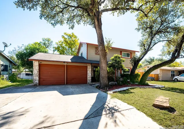 Photo 3 of Sale Pending at 9810 Wahada Ave, San Antonio, TX 78217 | MLS# 1922892 | Listing updated on 2025-12-09