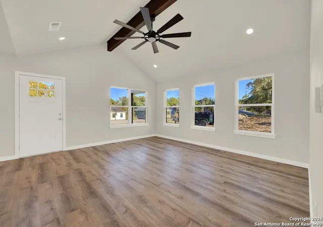 Photo 4 of Single family home for sale at 1127 Greenhill, Canyon Lake, TX 78133 | MLS# 1922896 | Listing updated on 2026-02-15
