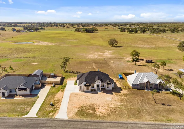 Photo 4 of Single family home for sale at 116 Western Way, San Antonio, TX 78228 | MLS# 1922901 | Listing updated on 2026-05-11