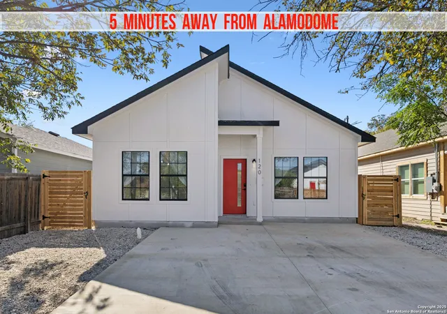 Photo 2 of Single family home for sale at 120 Canadian St, San Antonio, TX 78202 | MLS# 1922903 | Listing updated on 2025-11-25