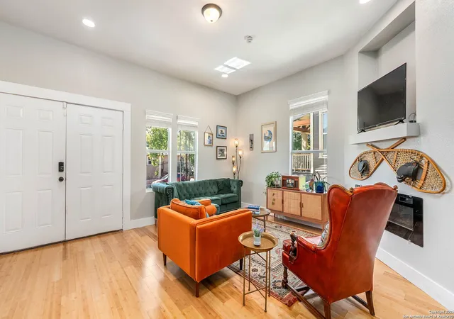 Homes for sale in San Antonio, TX | 801 W Mulberry Ave, San Antonio, TX 78212 | MLS# 1922943