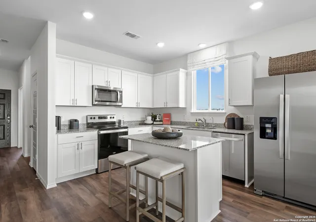 Photo 4 of Single family home for sale at 1194 Casa Luminar, Converse, TX 78109 | MLS# 1922945 | Listing updated on 2025-11-30