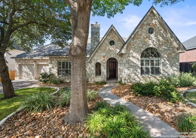 Photo 1 of Sale Pending at 17315 Fountain Blf, San Antonio, TX 78248 | MLS# 1923007 | Listing updated on 2025-11-26