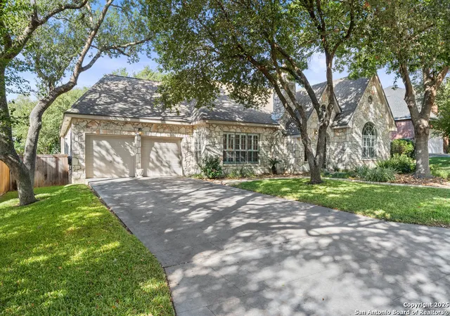 Photo 2 of Sale Pending at 17315 Fountain Blf, San Antonio, TX 78248 | MLS# 1923007 | Listing updated on 2025-11-26