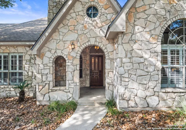 Photo 3 of Sale Pending at 17315 Fountain Blf, San Antonio, TX 78248 | MLS# 1923007 | Listing updated on 2025-11-26