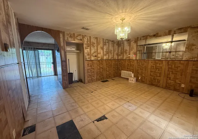 Photo 4 of Sale Pending at 9331 Odem, San Antonio, TX 78224 | MLS# 1923088 | Listing updated on 2026-04-13