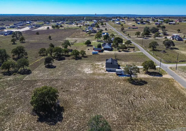 Photo 3 of Sale Pending at 732 Lake Valley, La Vernia, TX 78121 | MLS# 1923090 | Listing updated on 2026-05-15