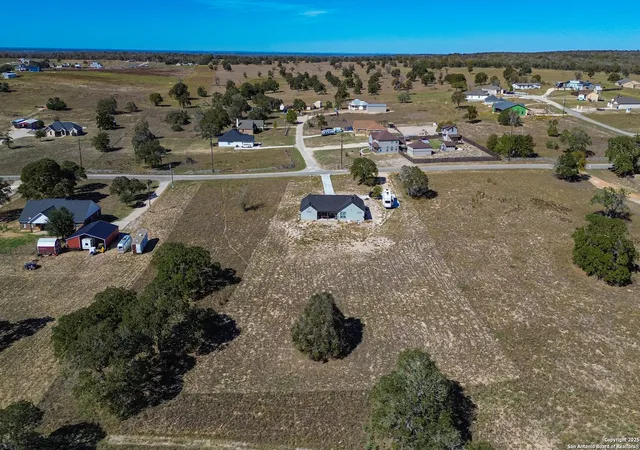 Photo 3 of Sale Pending at 732 Lake Valley, La Vernia, TX 78121 | MLS# 1923090 | Listing updated on 2026-05-15