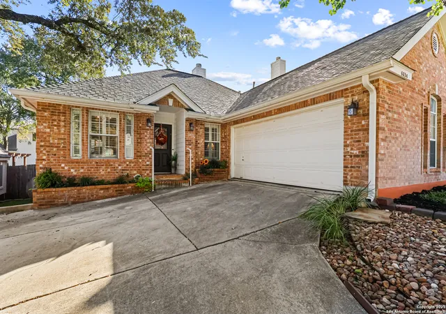Photo 3 of Sale Pending at 6634 Shady Bnd, San Antonio, TX 78256 | MLS# 1923132 | Listing updated on 2025-12-29