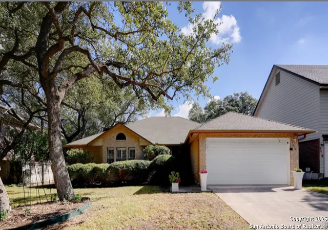 Photo 2 of Sale Pending at 2010 Daylight, San Antonio, TX 78230 | MLS# 1923200 | Listing updated on 2025-12-06