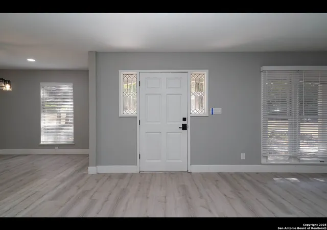 Photo 4 of Single family home for sale at 8619 Oak Ledge, San Antonio, TX 78217 | MLS# 1923216 | Listing updated on 2026-05-31