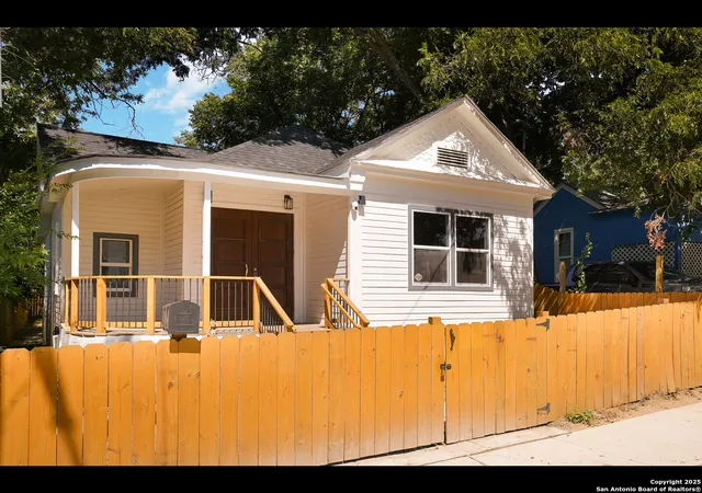 Photo 3 of Single family home for sale at 419 N Monumental, San Antonio, TX 78202 | MLS# 1923229 | Listing updated on 2026-05-31
