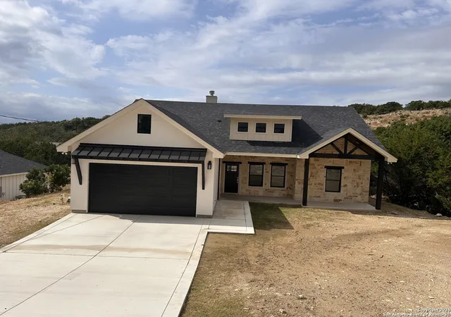 Photo 1 of Single family home for sale at 418 Alvin, Kerrville, TX 78028 | MLS# 1923231 | Listing updated on 2026-01-20