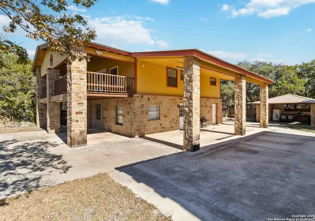 Photo 4 of Single family home for sale at 2481 Lakeshore, Canyon Lake, TX 78133 | MLS# 1923243 | Listing updated on 2026-04-07