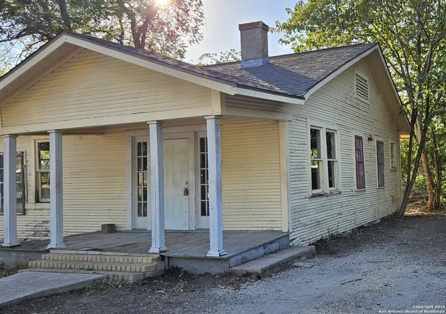 Photo 2 of Sale Pending at 1717 Rogers, San Antonio, TX 78208 | MLS# 1923274 | Listing updated on 2025-11-23