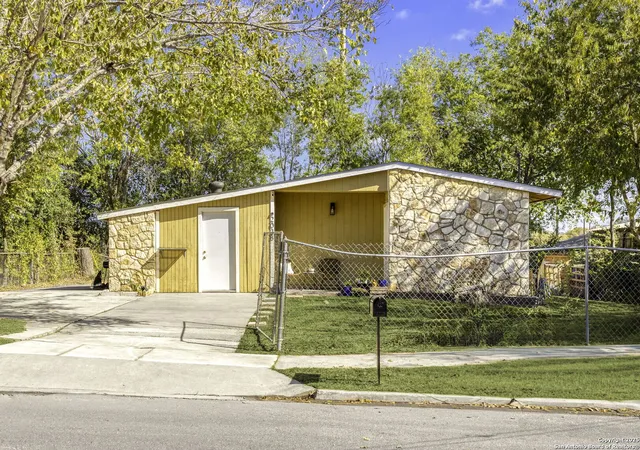 Photo 3 of Single family home for sale at 2038 Springvale, San Antonio, TX 78227 | MLS# 1923284 | Listing updated on 2026-02-24