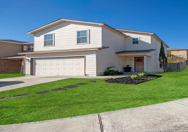 Photo 2 of Sale Pending at 3831 Hickory Arch, San Antonio, TX 78261 | MLS# 1923315 | Listing updated on 2025-12-10