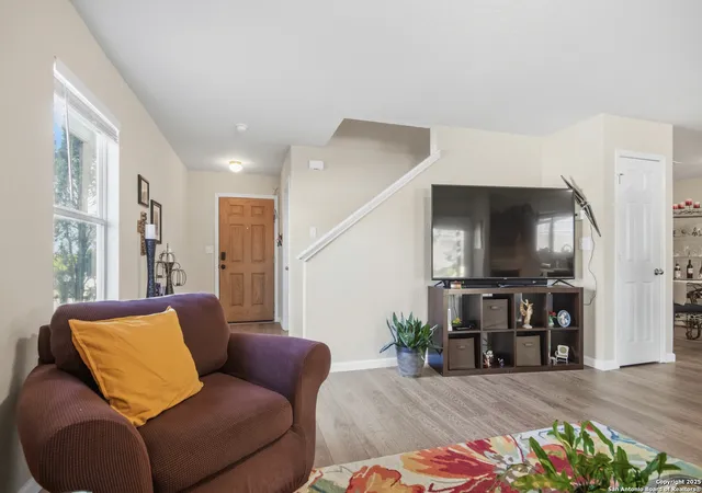 Photo 3 of Sale Pending at 3831 Hickory Arch, San Antonio, TX 78261 | MLS# 1923315 | Listing updated on 2025-12-10