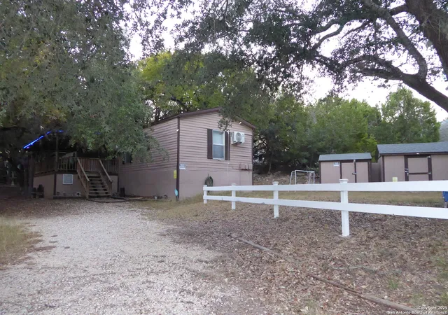 4th image of 849 Tamarack, Canyon Lake, TX 78133 | MLS# 1923401
