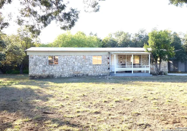 Photo 2 of Single family home for sale at 1884 Live Oak, Canyon Lake, TX 78133 | MLS# 1923420 | Listing updated on 2026-08-08
