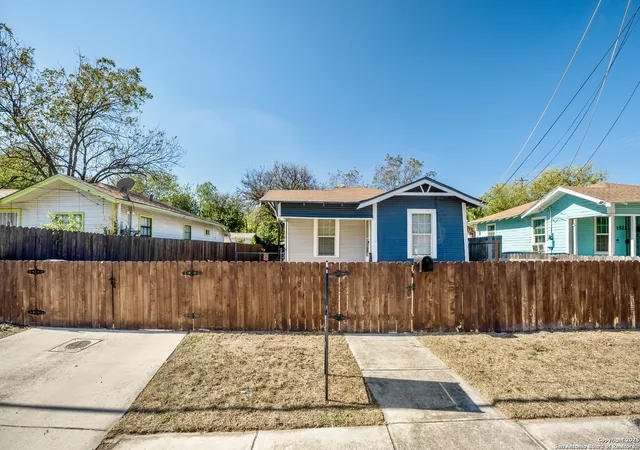 Photo 2 of Sale Pending at 1519 N Sabinas, San Antonio, TX 78207 | MLS# 1923455 | Listing updated on 2026-04-22
