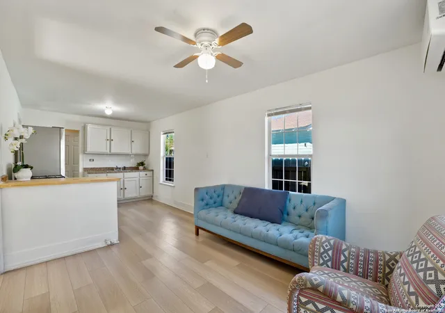 Photo 3 of Sale Pending at 1519 N Sabinas, San Antonio, TX 78207 | MLS# 1923455 | Listing updated on 2026-04-22