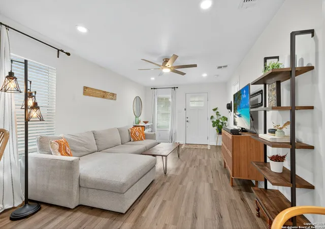 Photo 4 of Sale Pending at 108 Ewald St, San Antonio, TX 78212 | MLS# 1923528 | Listing updated on 2026-04-05