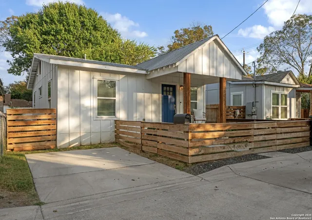 Photo 1 of Sale Pending at 108 Ewald St, San Antonio, TX 78212 | MLS# 1923528 | Listing updated on 2026-04-05