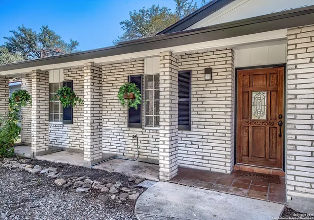 Photo 2 of Sale Pending at 2618 Waterford Dr, San Antonio, TX 78217 | MLS# 1923530 | Listing updated on 2025-12-03