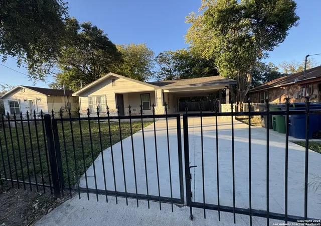 Photo 1 of Sale Pending at 531 Cottonwood, San Antonio, TX 78225 | MLS# 1923567 | Listing updated on 2026-01-15