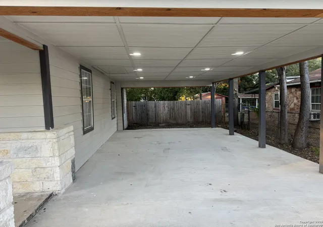Photo 3 of Sale Pending at 531 Cottonwood, San Antonio, TX 78225 | MLS# 1923567 | Listing updated on 2026-01-15