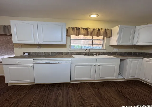 Photo 4 of Sale Pending at 745 Trail Crst, Canyon Lake, TX 78133 | MLS# 1923568 | Listing updated on 2026-01-30